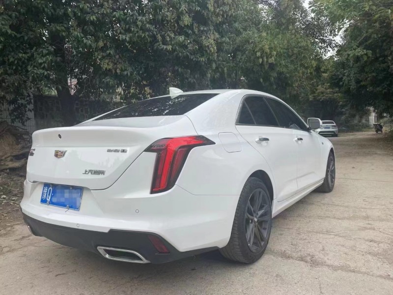 許昌22年凱迪拉克CT43