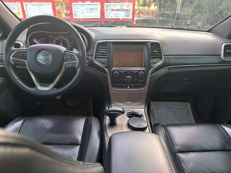 济南17年Jeep大切诺基7