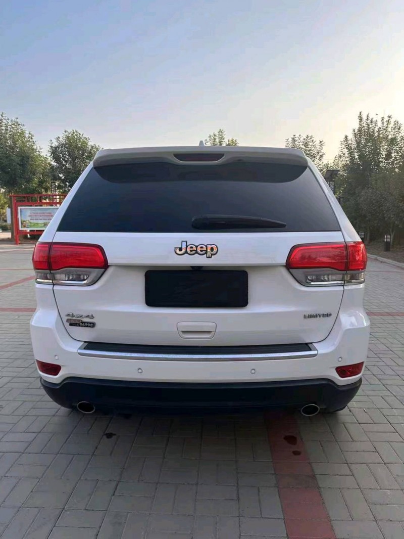 济南17年Jeep大切诺基9