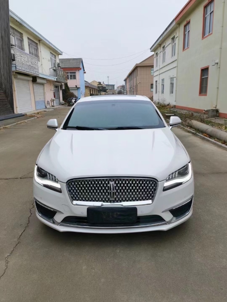 青島17年林肯MKZ1
