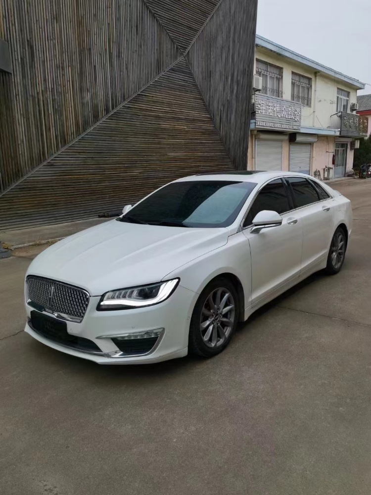 青島17年林肯MKZ4