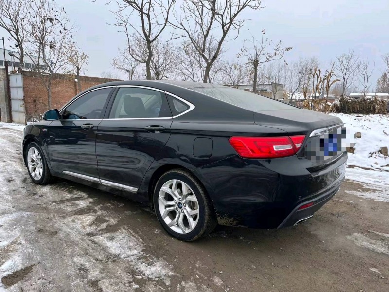 保定15年吉利博瑞8