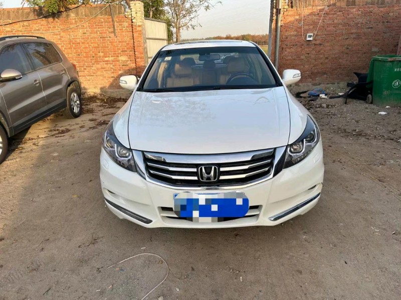 保定13年本田雅阁1