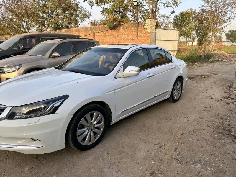 保定13年本田雅阁3