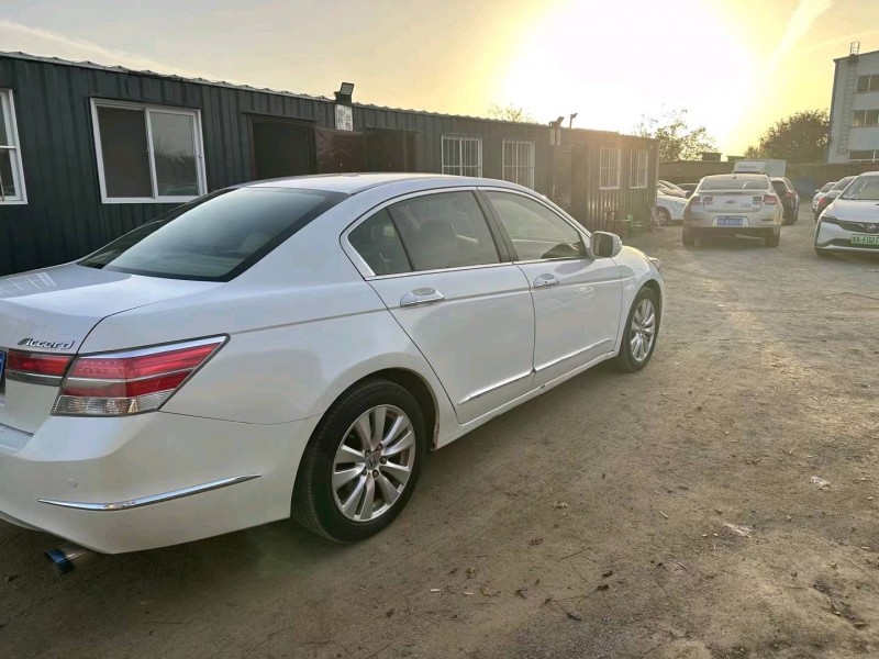 保定13年本田雅阁7