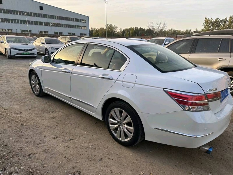 保定13年本田雅阁8