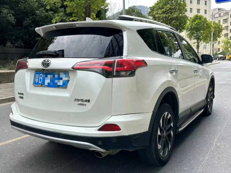 广州16年丰田RAV4荣放7