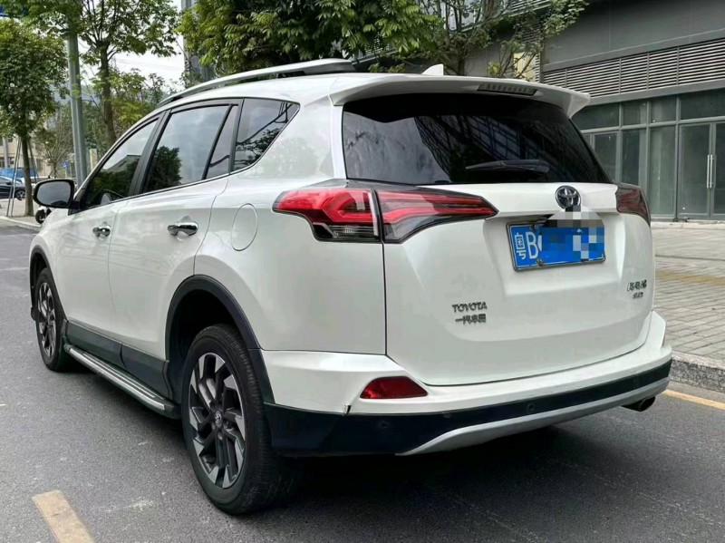 广州16年丰田RAV4荣放8