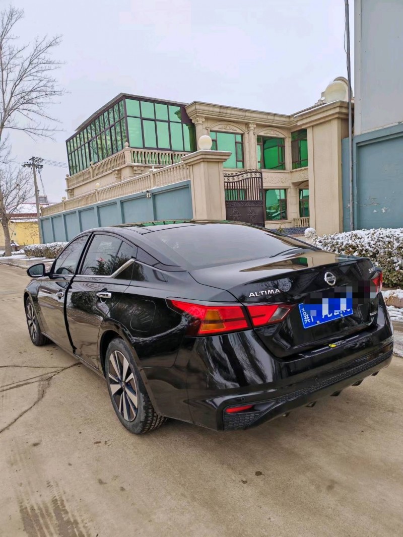 保定21年日产天籁8