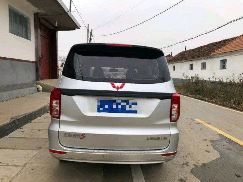 枣庄21年五菱汽车宏光9