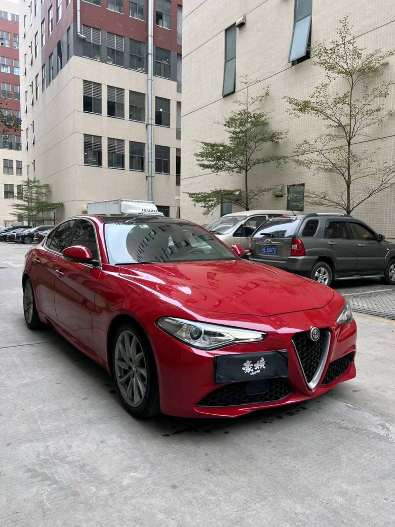 佛山18年阿尔法·罗密欧Giulia2