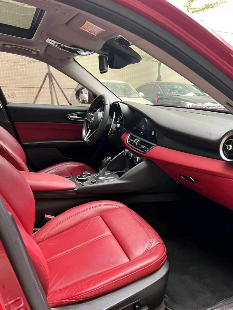 佛山18年阿尔法·罗密欧Giulia5