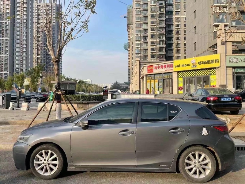 邯郸12年雷克萨斯CT2