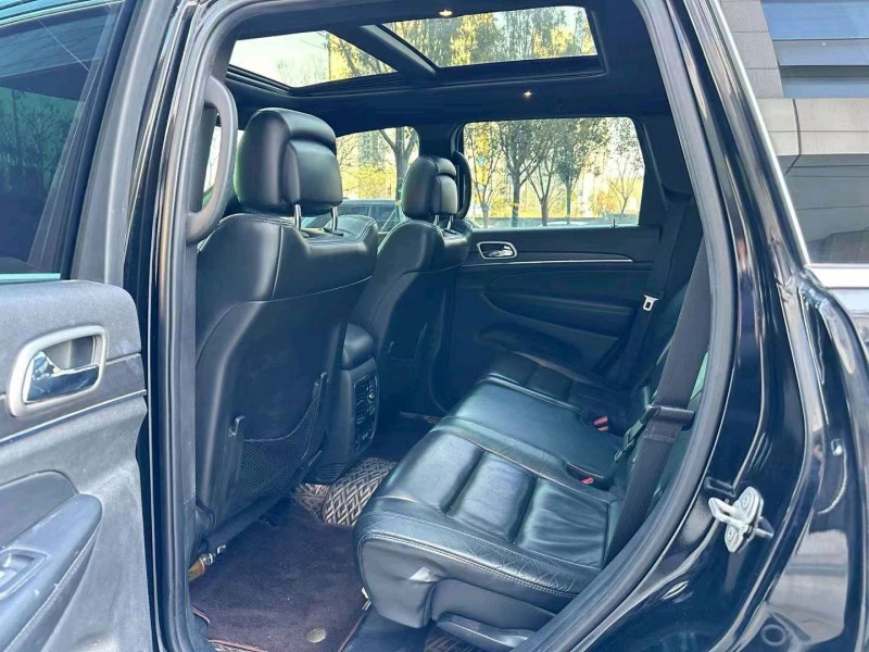 枣庄19年Jeep大切诺基3