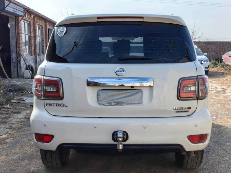 邯郸18年日产途乐3