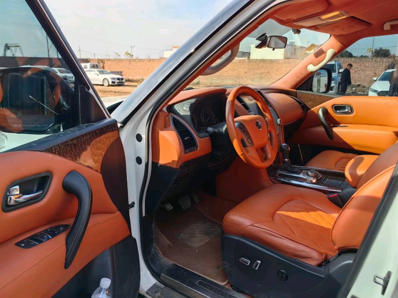 邯郸18年日产途乐8