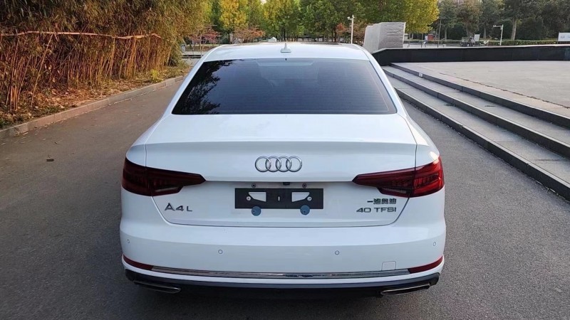 济宁19年奥迪A4L6