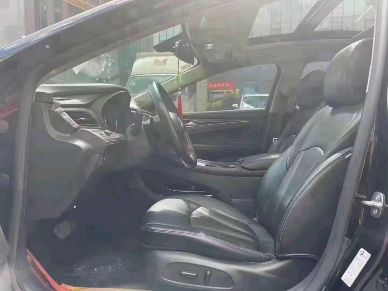 东莞21年别克君越8