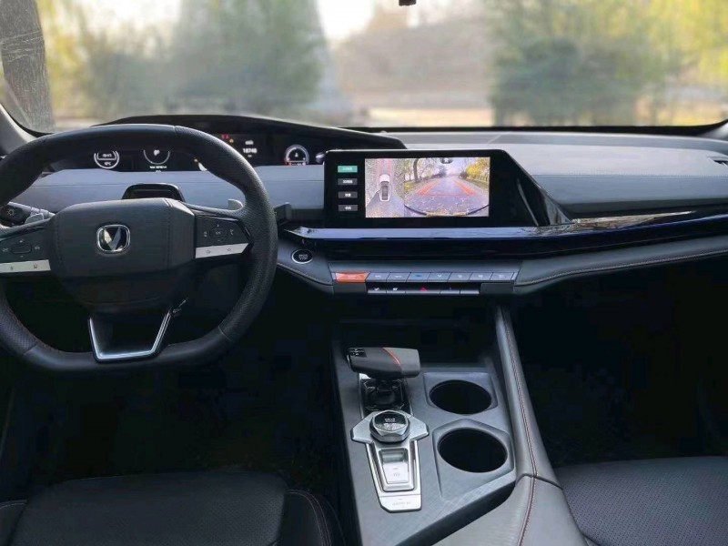 东营22年长安汽车UNI-V6