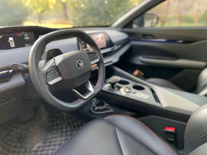 东营22年长安汽车UNI-V8