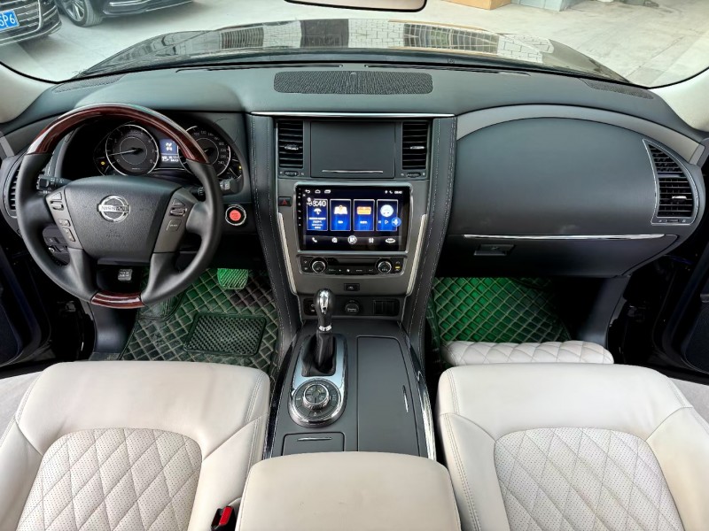 济宁19年日产途乐8