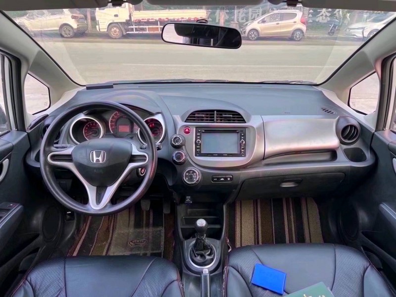 济宁14年本田飞度4