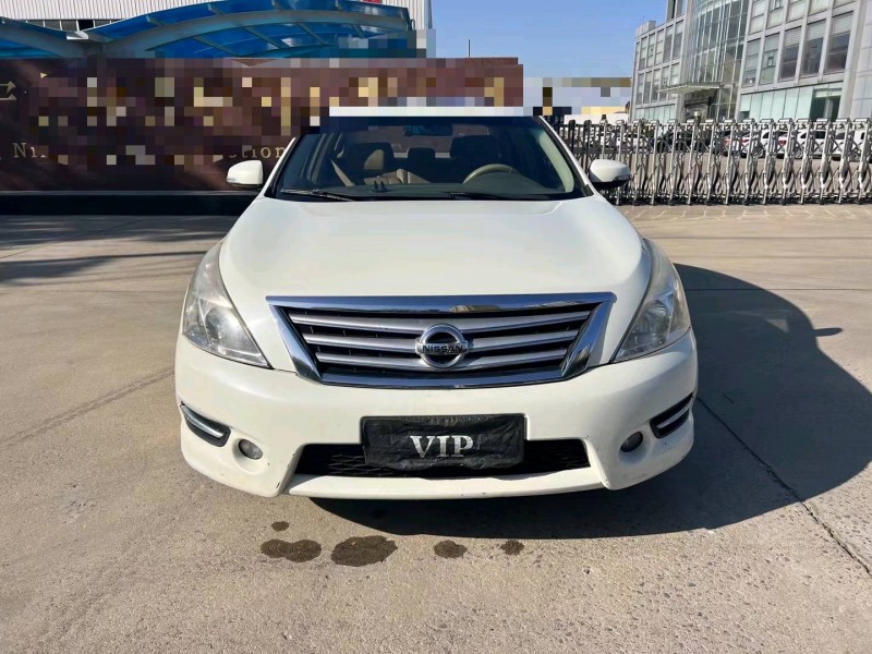 济宁13年日产天籁1