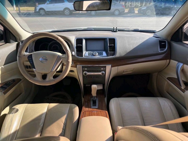 济宁13年日产天籁5