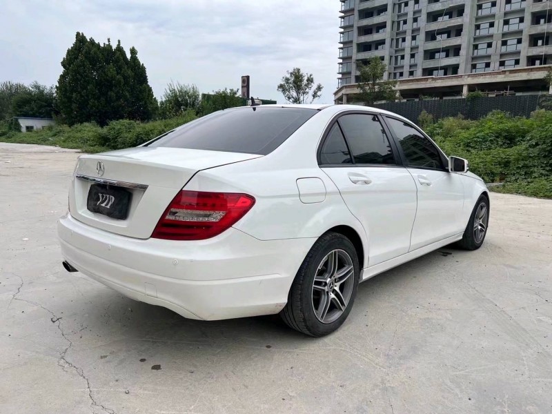 济宁13年奔驰C7