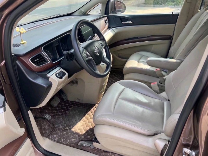 济宁19年别克GL84