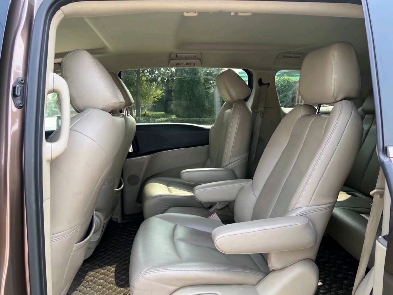 济宁19年别克GL86