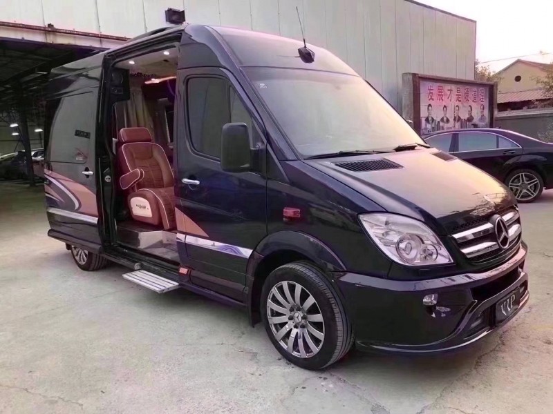 济宁14年奔驰斯宾特2