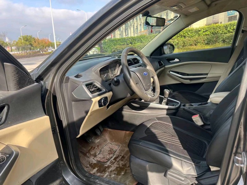 重庆15年福特福克斯7