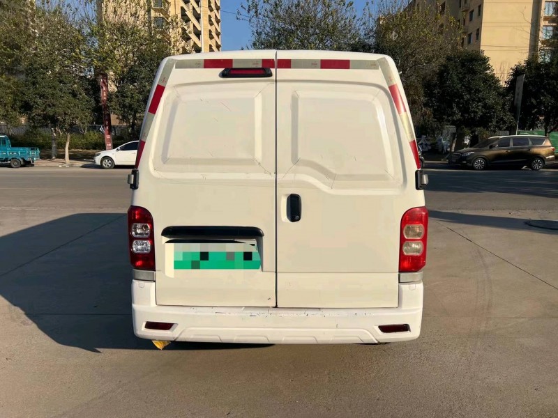 济宁21年长安汽车之星8