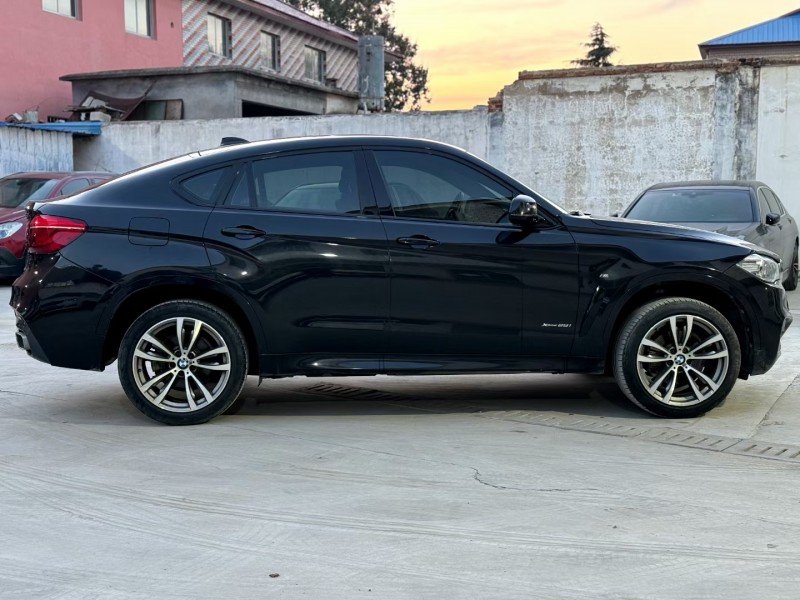 济宁19年宝马X63