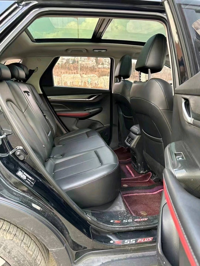 六盤水20年長安汽車CS557