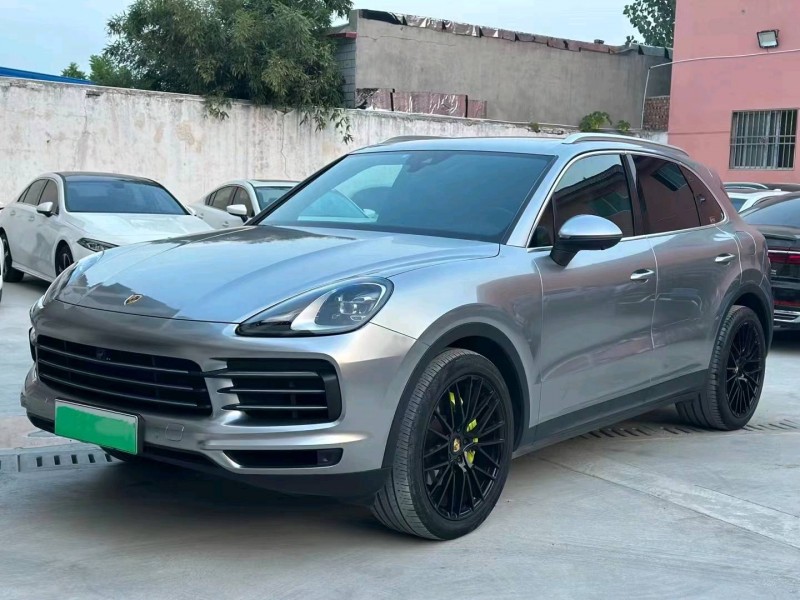 济宁19年保时捷卡宴2