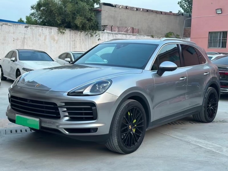 济宁19年保时捷卡宴2