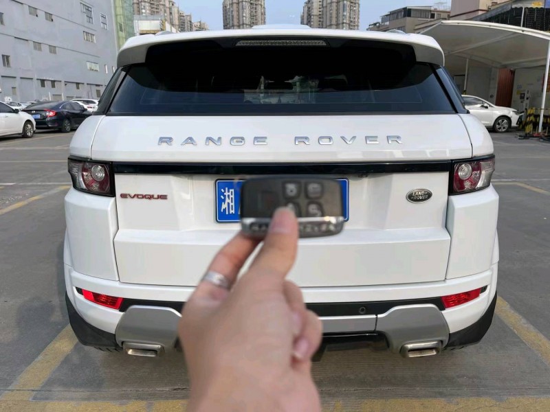 广州14年路虎极光9