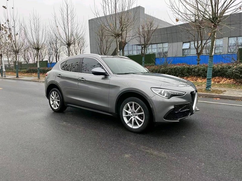 徐州19年阿尔法·罗密欧Stelvio2