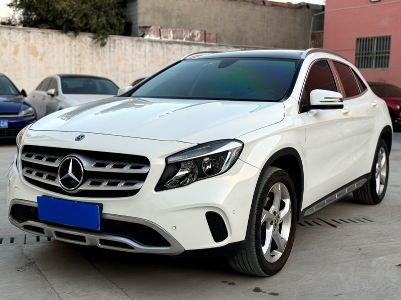 济宁19年奔驰GLA2