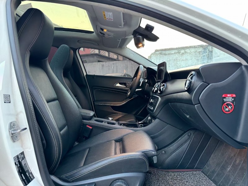 济宁19年奔驰GLA8