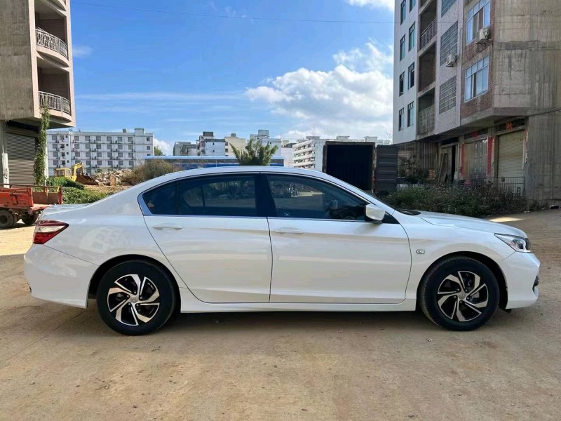 梧州17年本田雅阁6