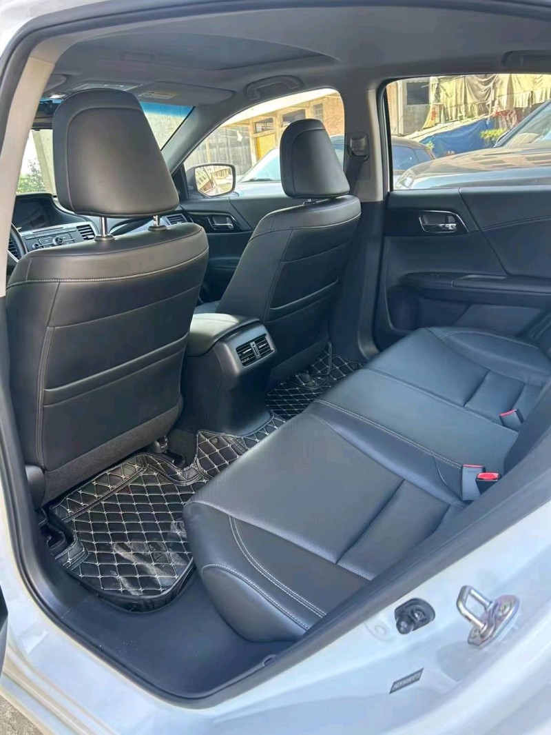 梧州17年本田雅阁8