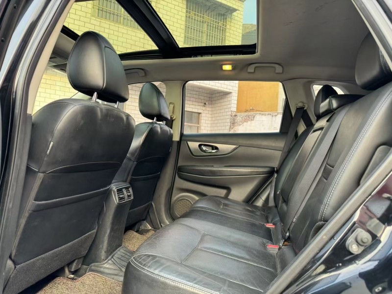 济宁15年日产奇骏6