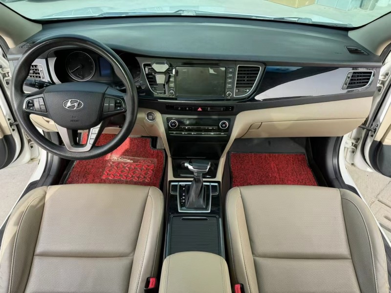 济宁14年现代名图8