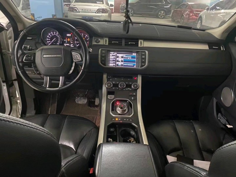 重庆14年路虎极光4