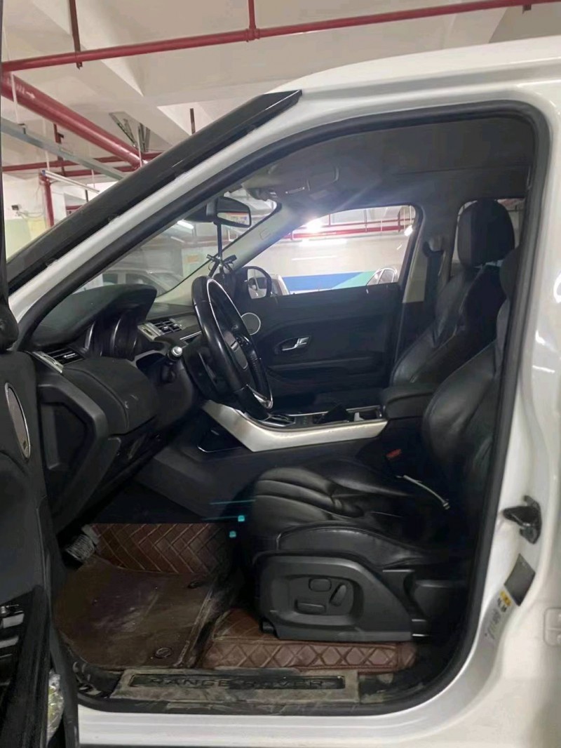 重庆14年路虎极光6