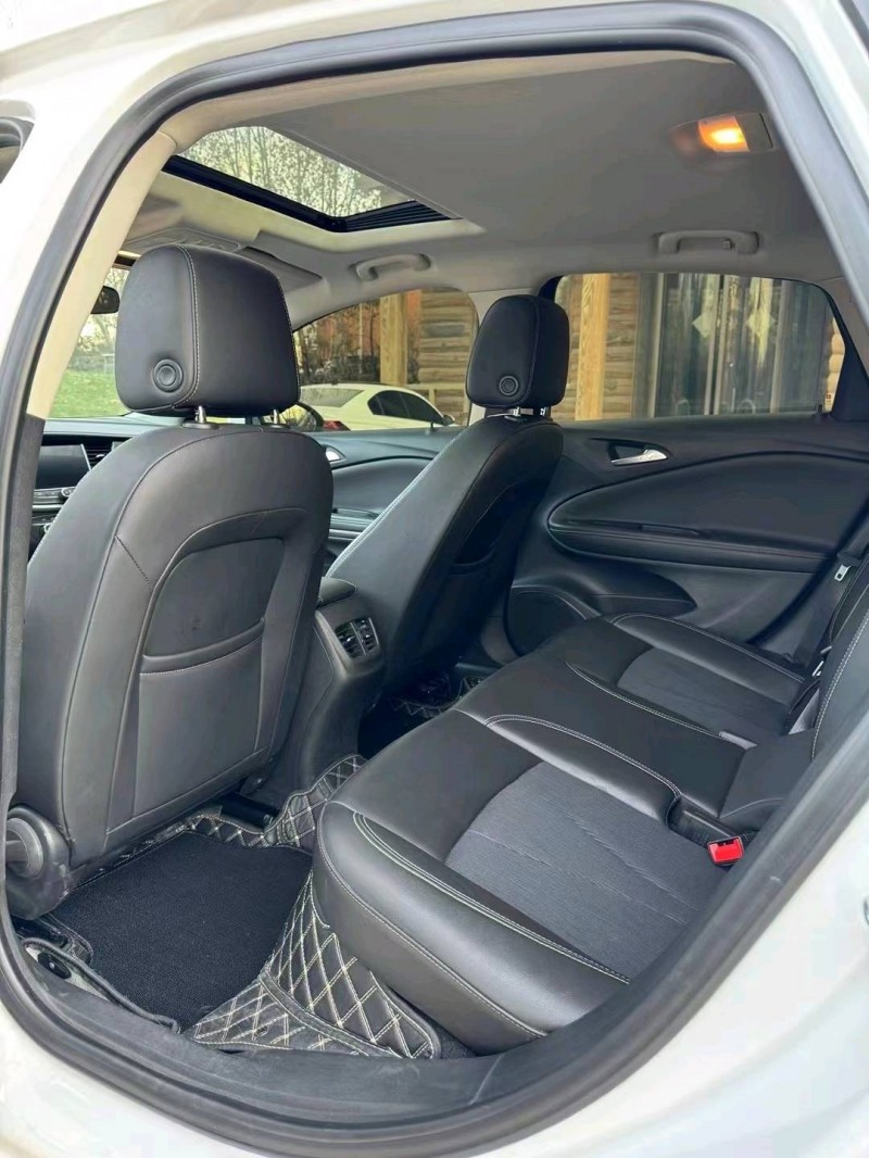 邢台22年别克威朗6