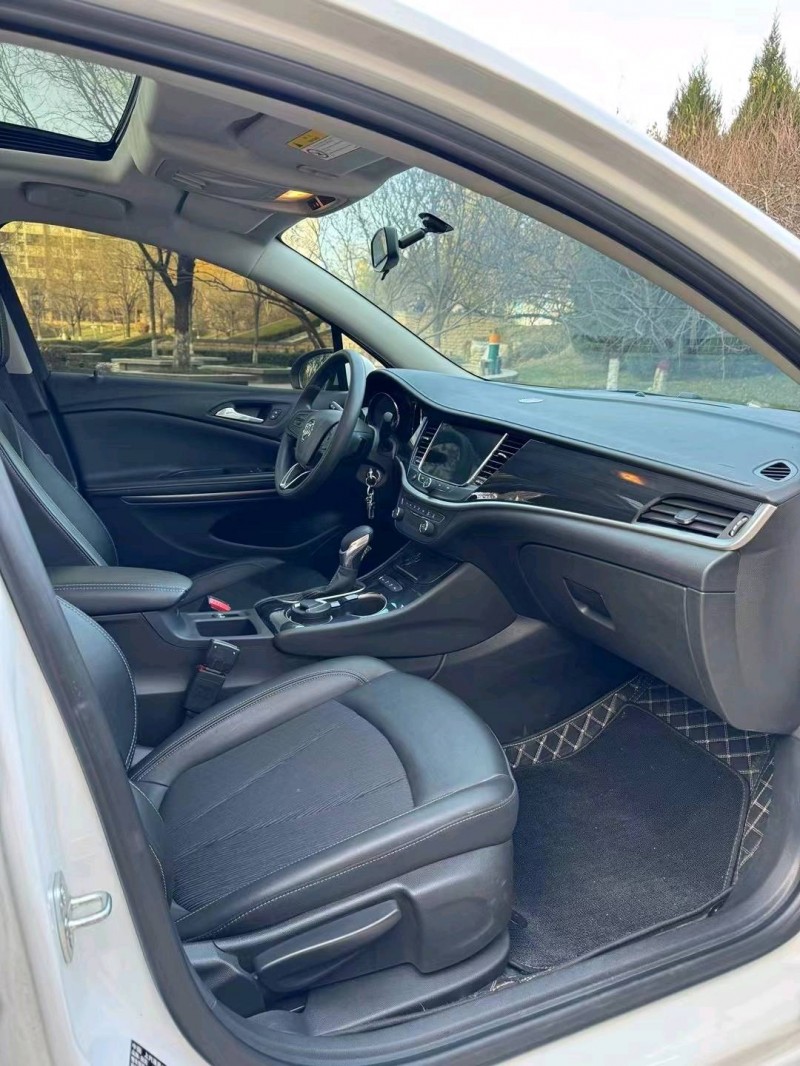 邢台22年别克威朗7